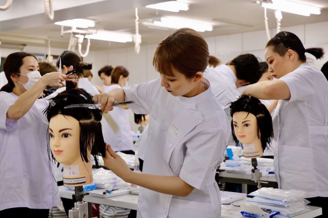 美容師国家試験対策〈模擬試験〉実施しました。 | YIC京都ビューティ専門学校